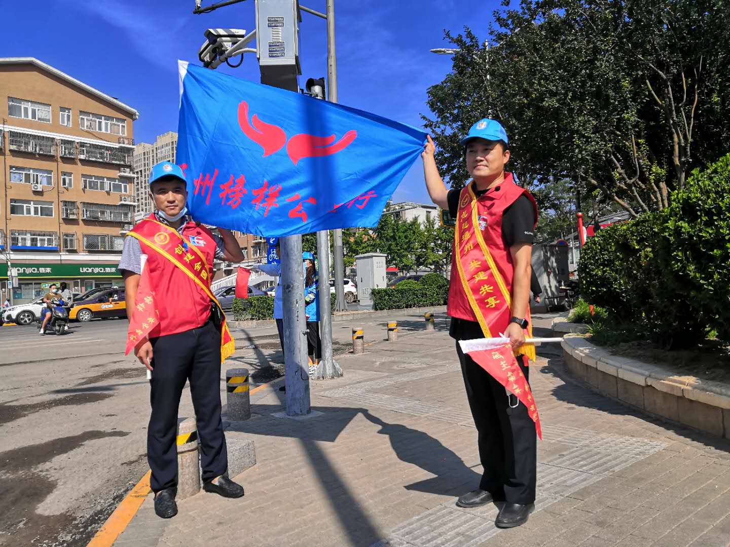 <strong>大鸡巴操逼一进一出视频国内</strong>