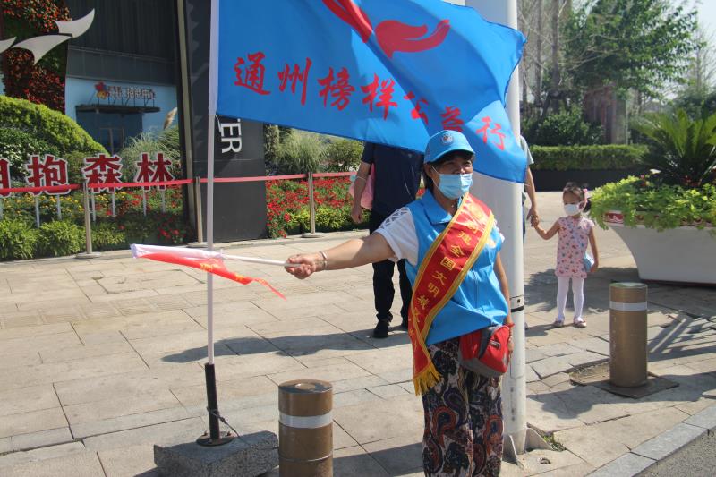 <strong>操逼男和女人</strong>